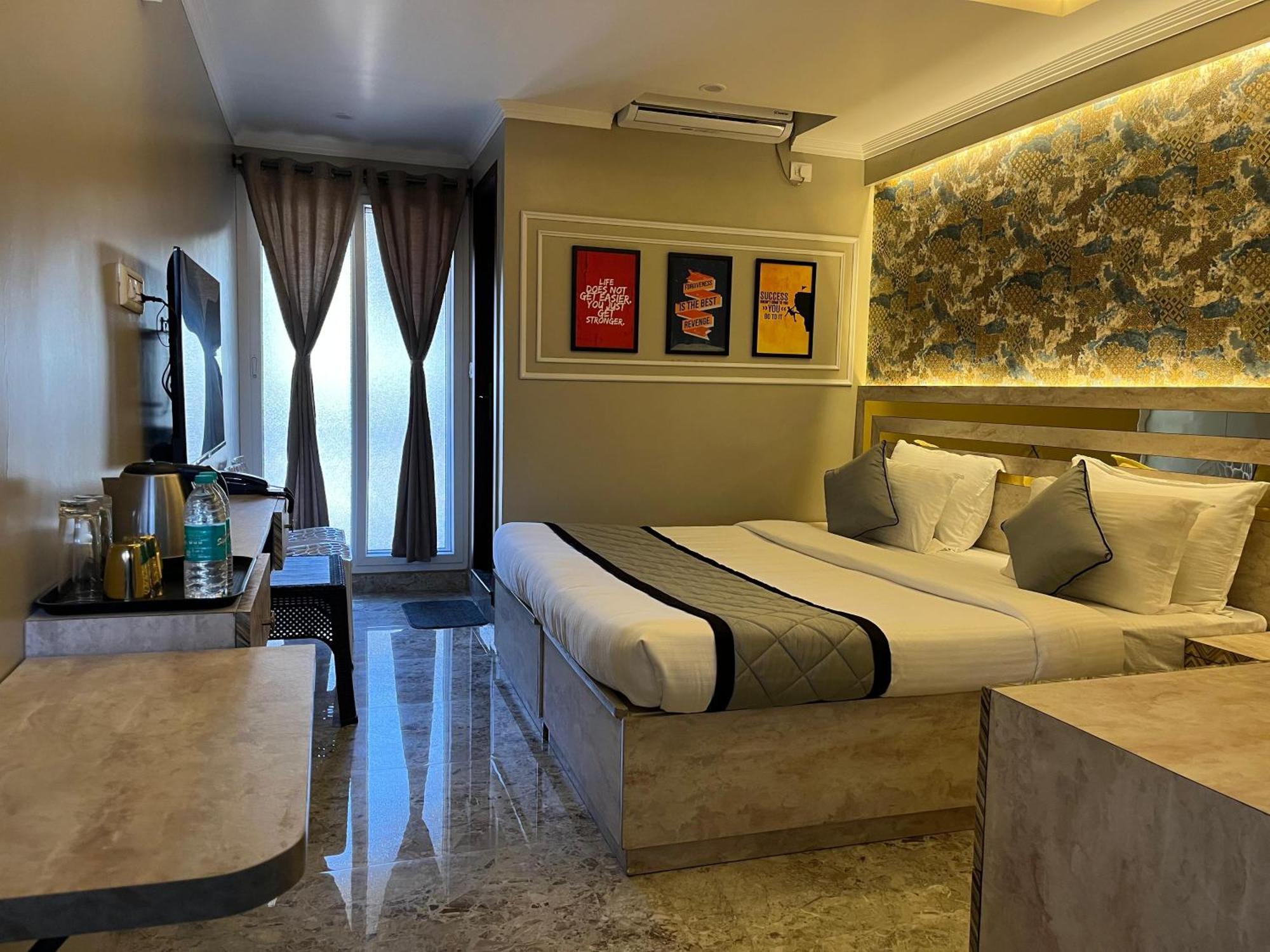 Hotel Lg Suites Bangalore Exterior photo